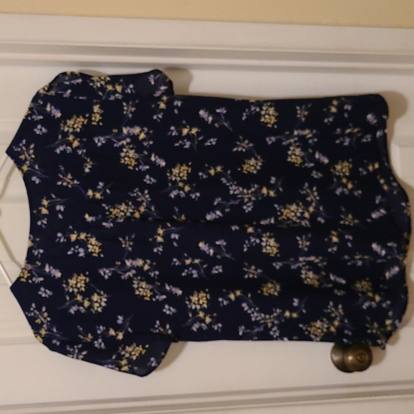 CROFT & BARROW Blue W/Flower Print Short Sleeve Size Large Blouse - Picture 5 of 6